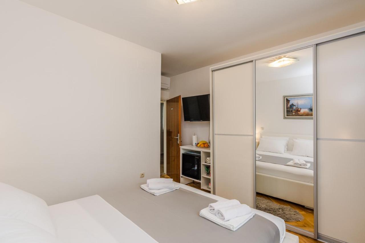 Neva Room With Private Bathroom Zadar Eksteriør bilde